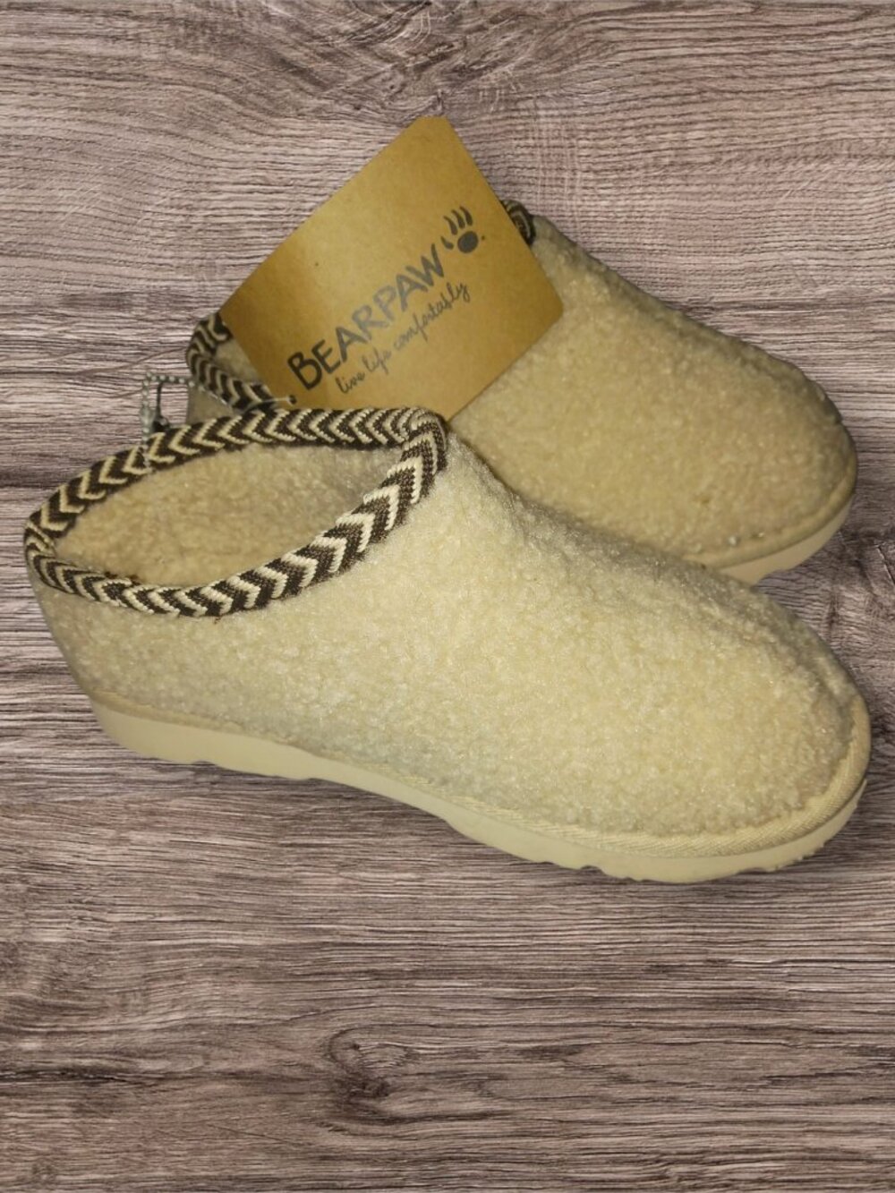 Bearpaw Youth Size 1 Sherpa Fleece Slip On Slippers Cream Cozy Indoor Outdoor NW